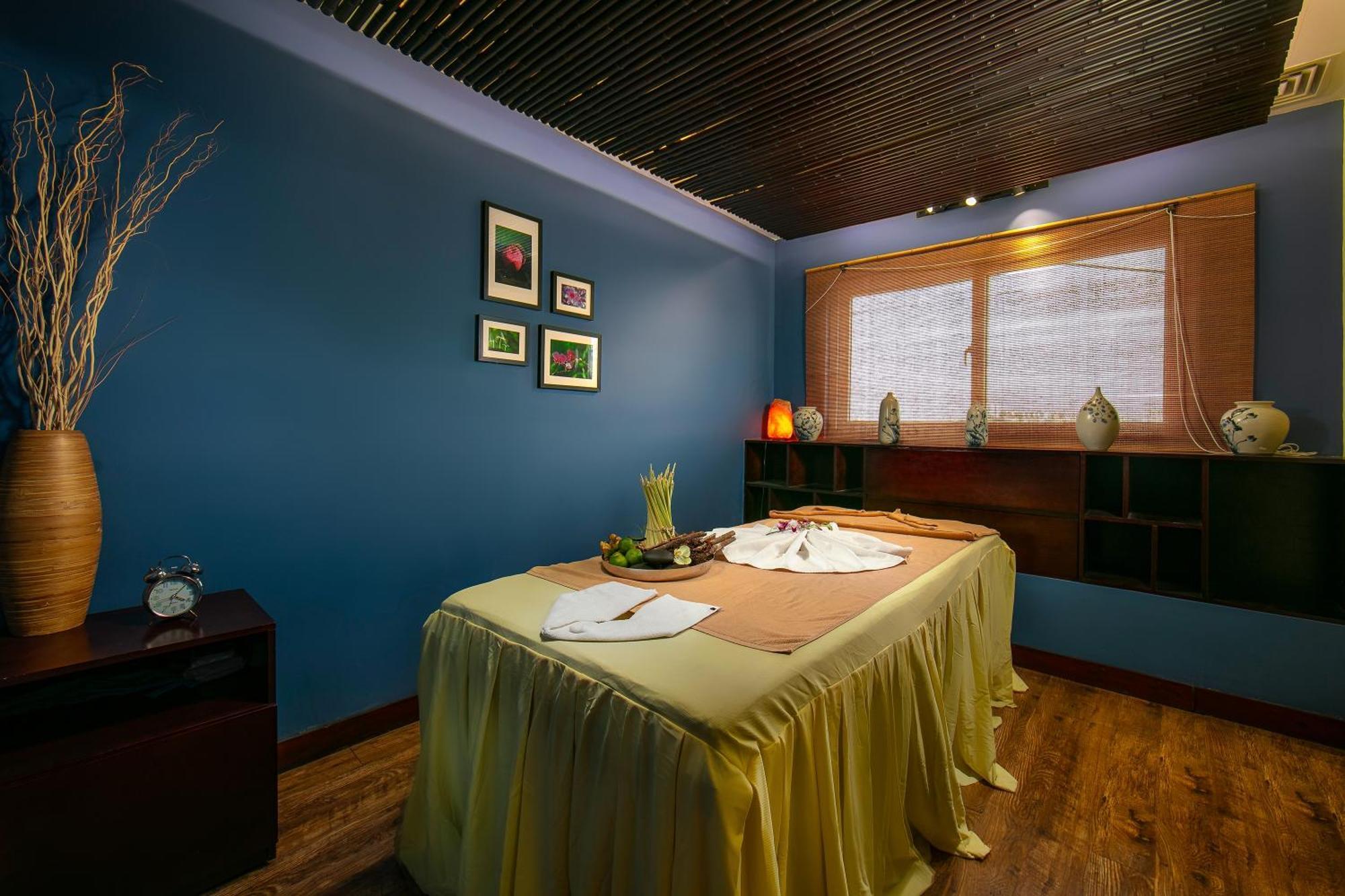 Отель Oriental & 4*