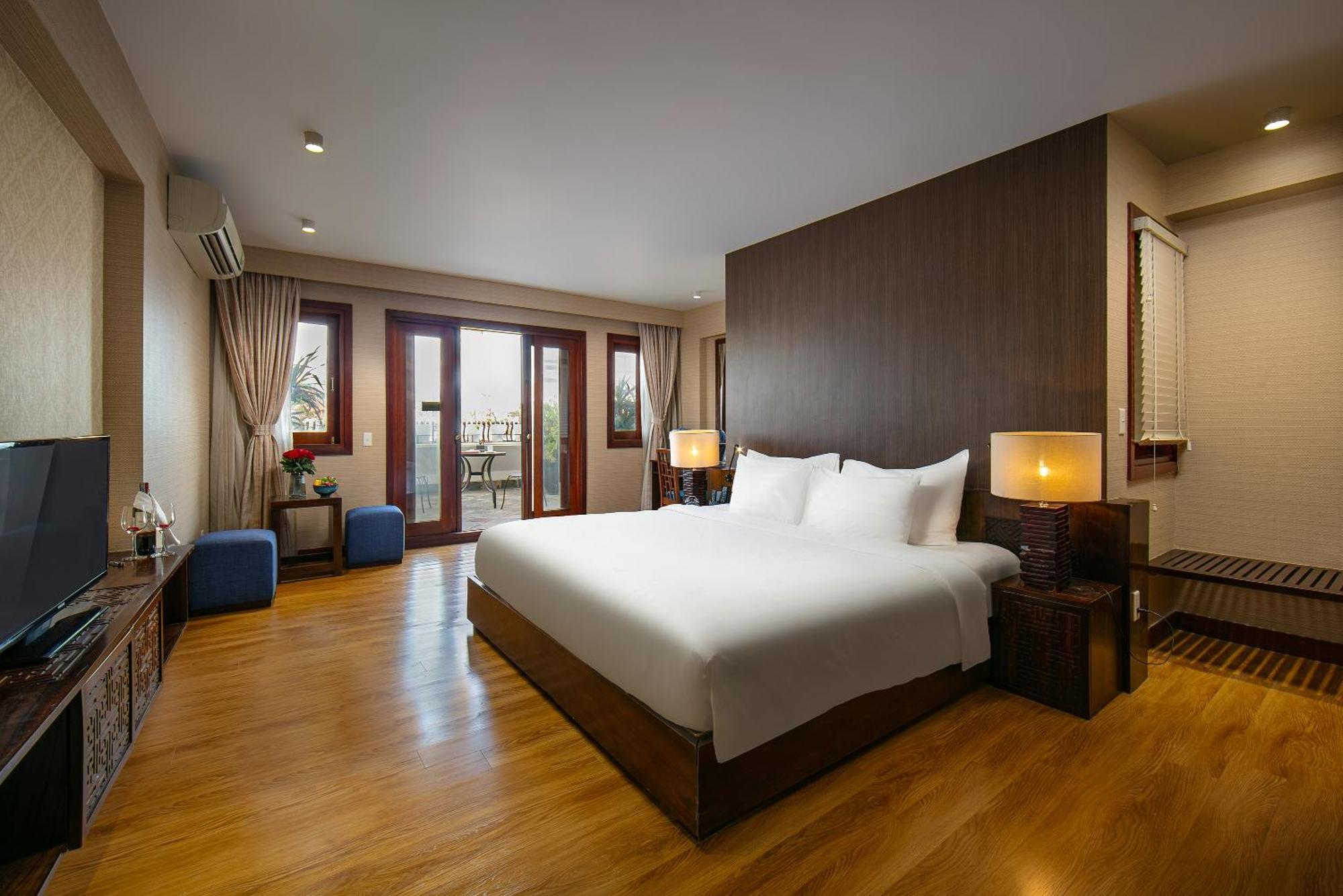 Oriental & 4* Hà Nội