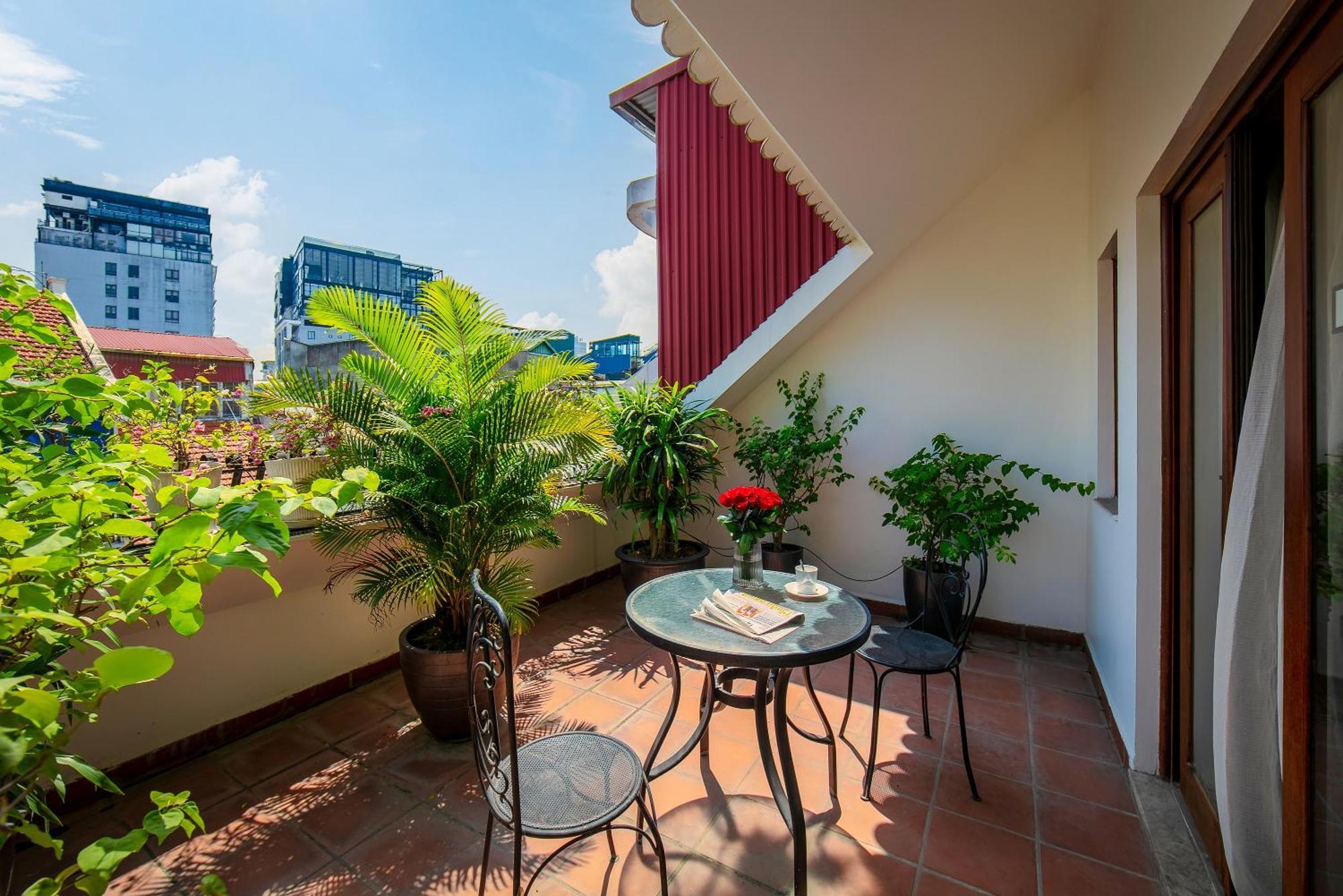 Oriental & Khách sạn 4*