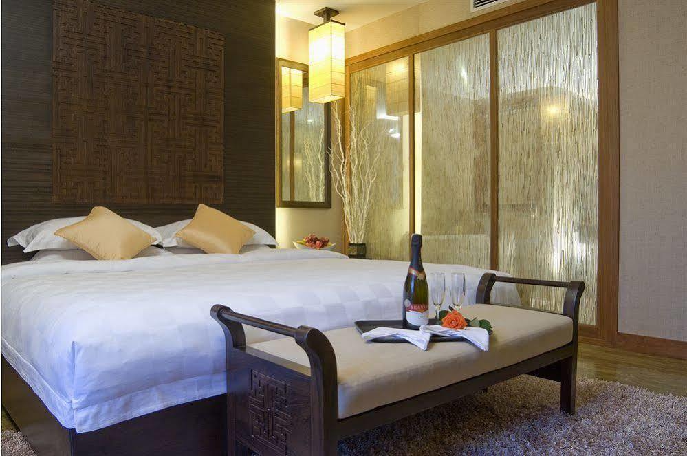 Отель Oriental & 4*
