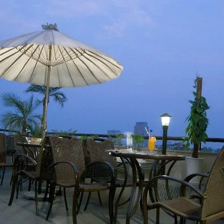 Oriental Suites Hotel & Spa 